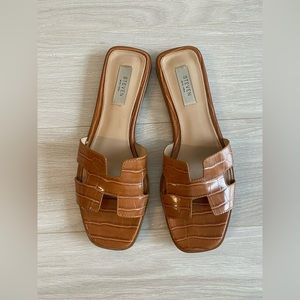 Brown Steve Madden “H” Sandals